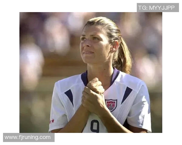 世界女足球星历史排名榜单解析与传奇球员回顾