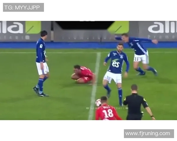 花式足球技艺与球星风采：探索顶尖球员的炫技与魅力之路